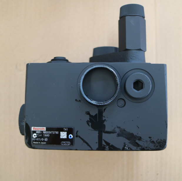 HD325-7 Accumulator Charge Valve 569-43-83140